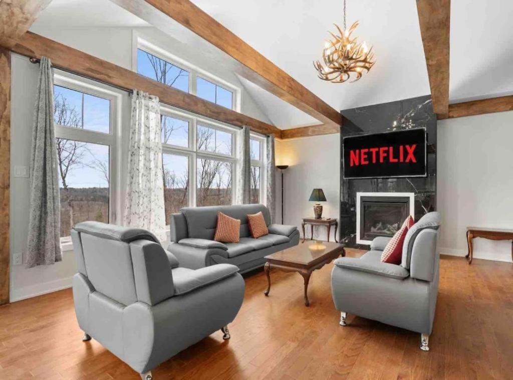 Muskoka Retreat Stunning Hilltop Views Huntsville Exterior photo